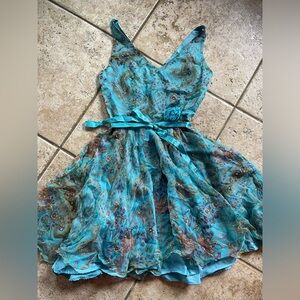 Elegant Blue Floral Midi Dress